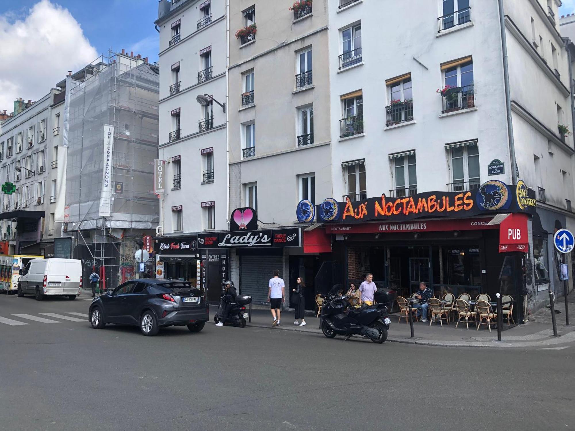 Studio Pigalle: Cozy Parisian Retreat in Montmartre Exterior photo